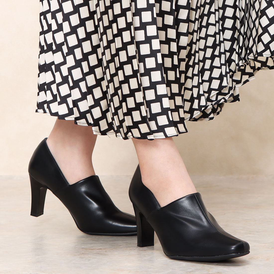 テーン tehen 履きやすい♪甲にお悩みの方も安心♪快適ストレッチパンプス TN1619E Black2(中敷カラー:黒) 23.0