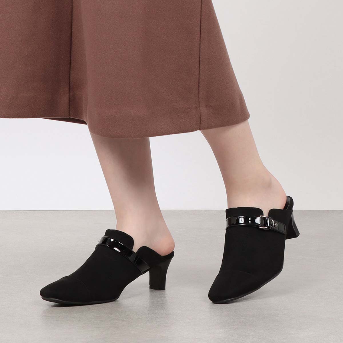 テーン tehen 不動の人気デザイン　ミュールパンプス　TN5510 BLACK-SILKY 23.0