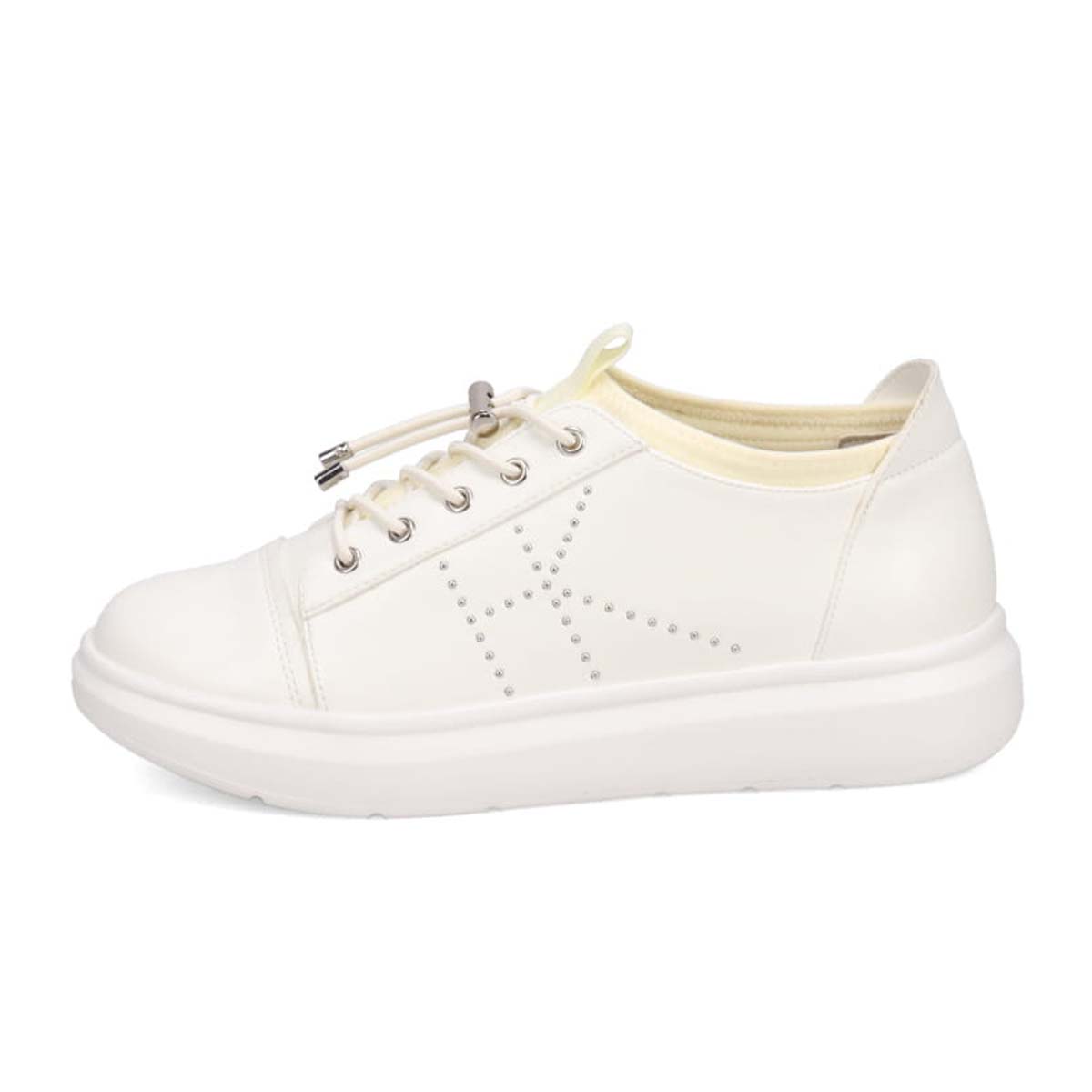 HIROKO KOSHINO FEMME 大人の遊び心と上品さを纏う、HKロゴスタッズスニーカー　HRL5008 WHITE 23.0