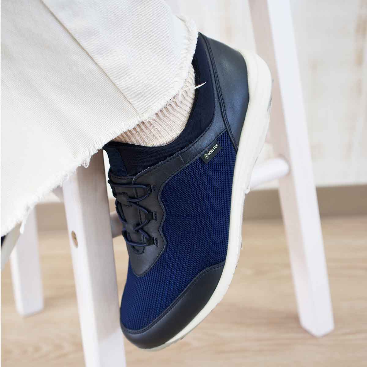 【GORE-TEX】マドラスウォーク madras Walk 「Recovery Shiatsu Insole」搭載で指圧効果により血行をよくする。 通勤快適  トラベルウォーキングにもお勧め！ 快適軽量スニーカー  MWL1004R NAVY 23.0