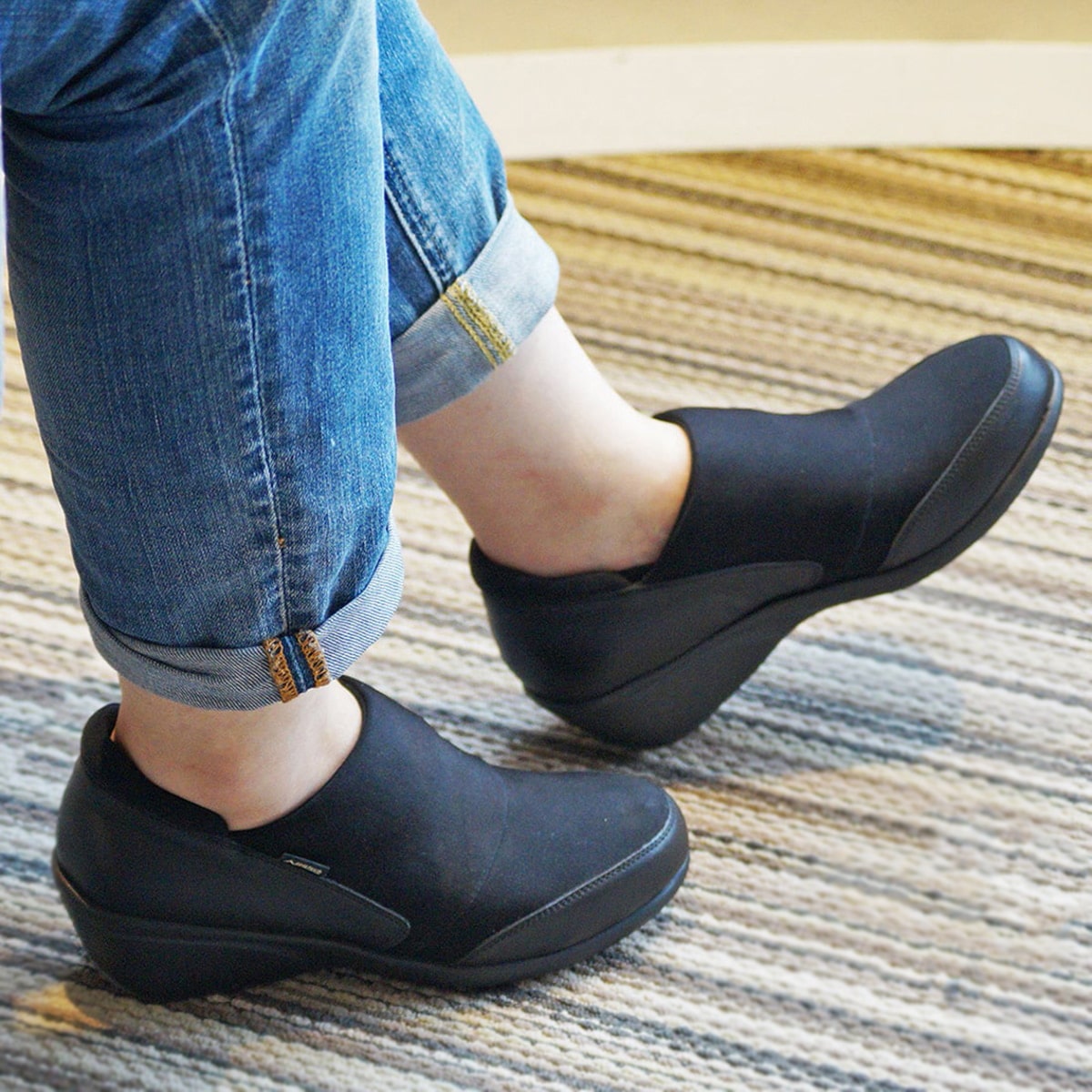 【GORE-TEX】マドラスウォーク madras Walk 「Recovery Shiatsu Insole」搭載で指圧効果により血行をよくする。 シンプルなデザインでさまざまなスタイルに合わせやすい！通勤・きれい目 ゴアテックススリッポンスニーカー MWL1008R BLACK 23.0
