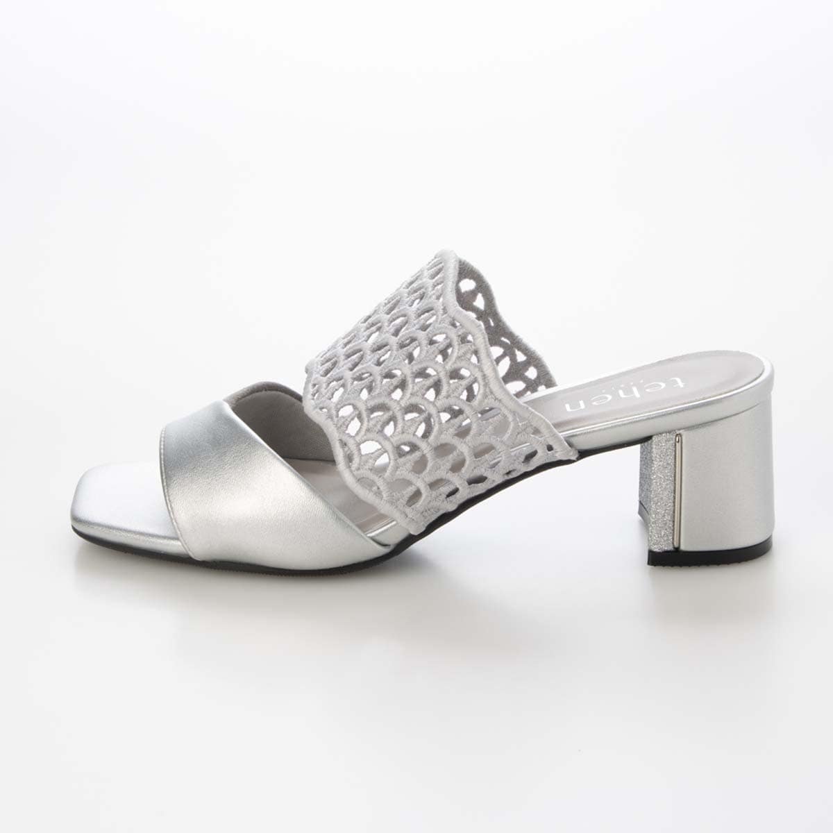テーン tehen 大人の抜け感を演出する編み込みデザイン。歩きやすさと品格を兼ね備えた5cmヒール。ミュールサンダル　TN6711 SILVER 23.0