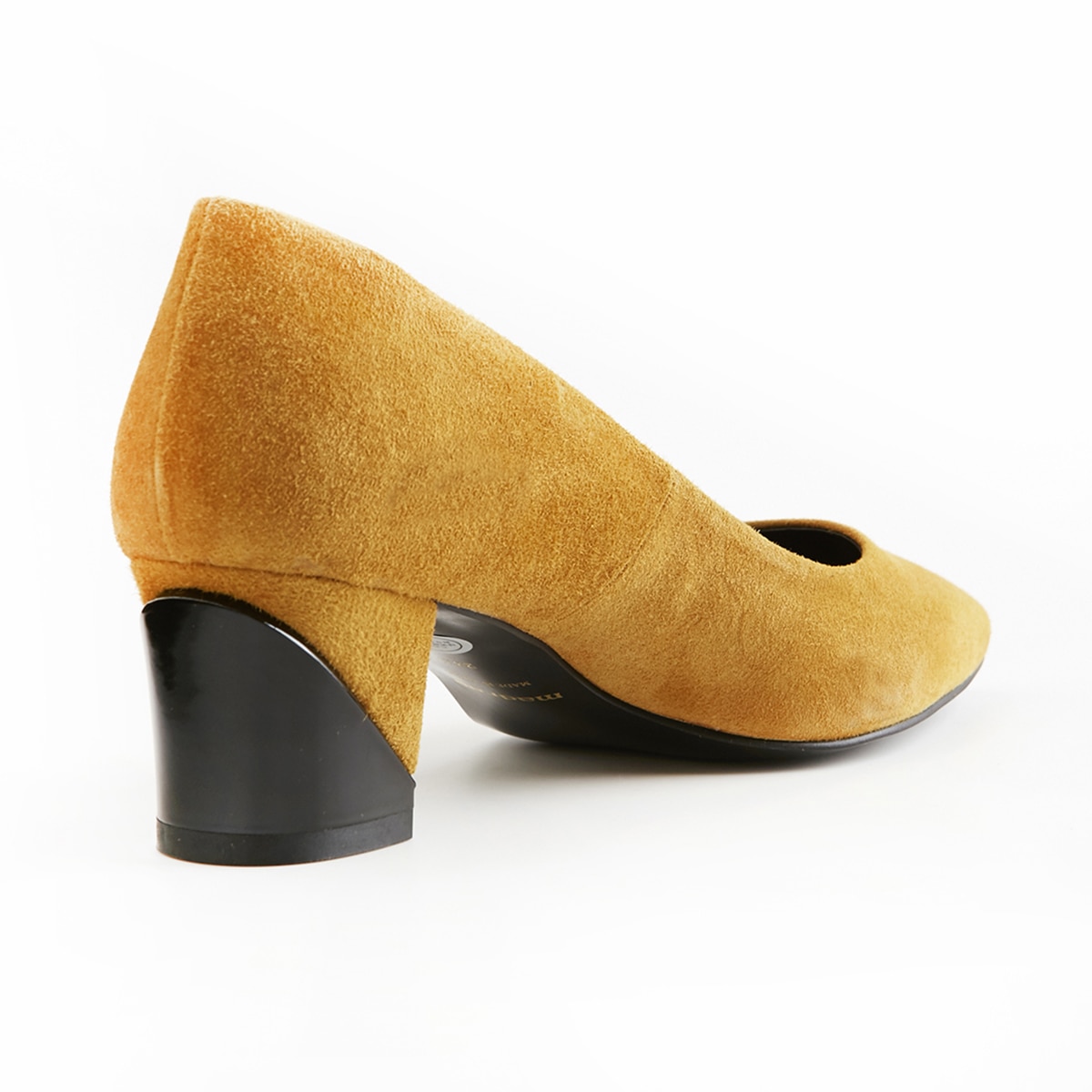 マドラス madras オリジナルのポインテッド木型を使用したプレーンパンプス。   MAL737 MUSTARD-S 23.0