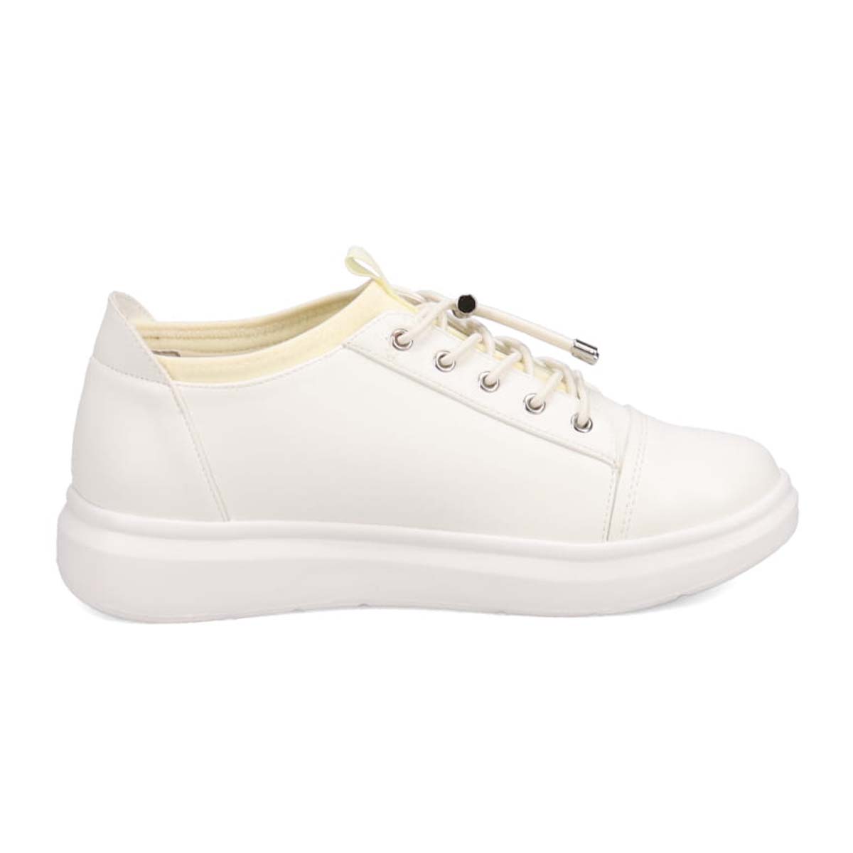 HIROKO KOSHINO FEMME 大人の遊び心と上品さを纏う、HKロゴスタッズスニーカー　HRL5008 WHITE 23.0