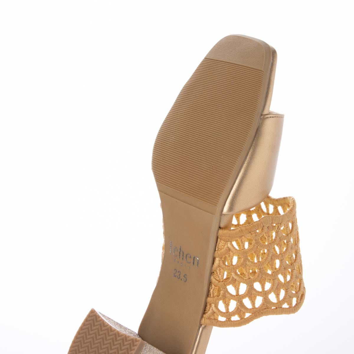 テーン tehen 大人の抜け感を演出する編み込みデザイン。歩きやすさと品格を兼ね備えた5cmヒール。ミュールサンダル　TN6711 BRONZE 23.0