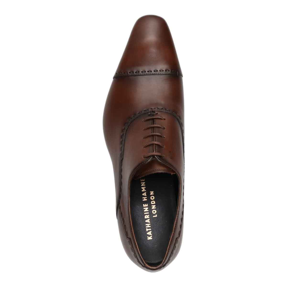 KATHARINE HAMNETT LONDON　ロングノーズ・ストレートチップビジネスシューズ　31683 BROWN 25.0