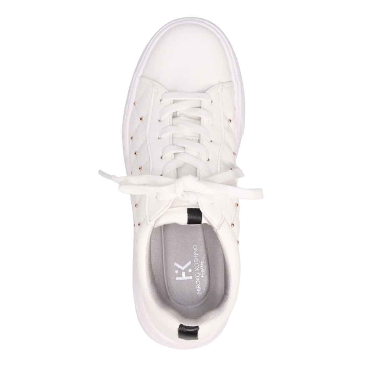 HIROKO KOSHINO FEMME サイドのキルティングとスタッズがポイントのコート系スニーカー HRL2032 IVORY 23.0