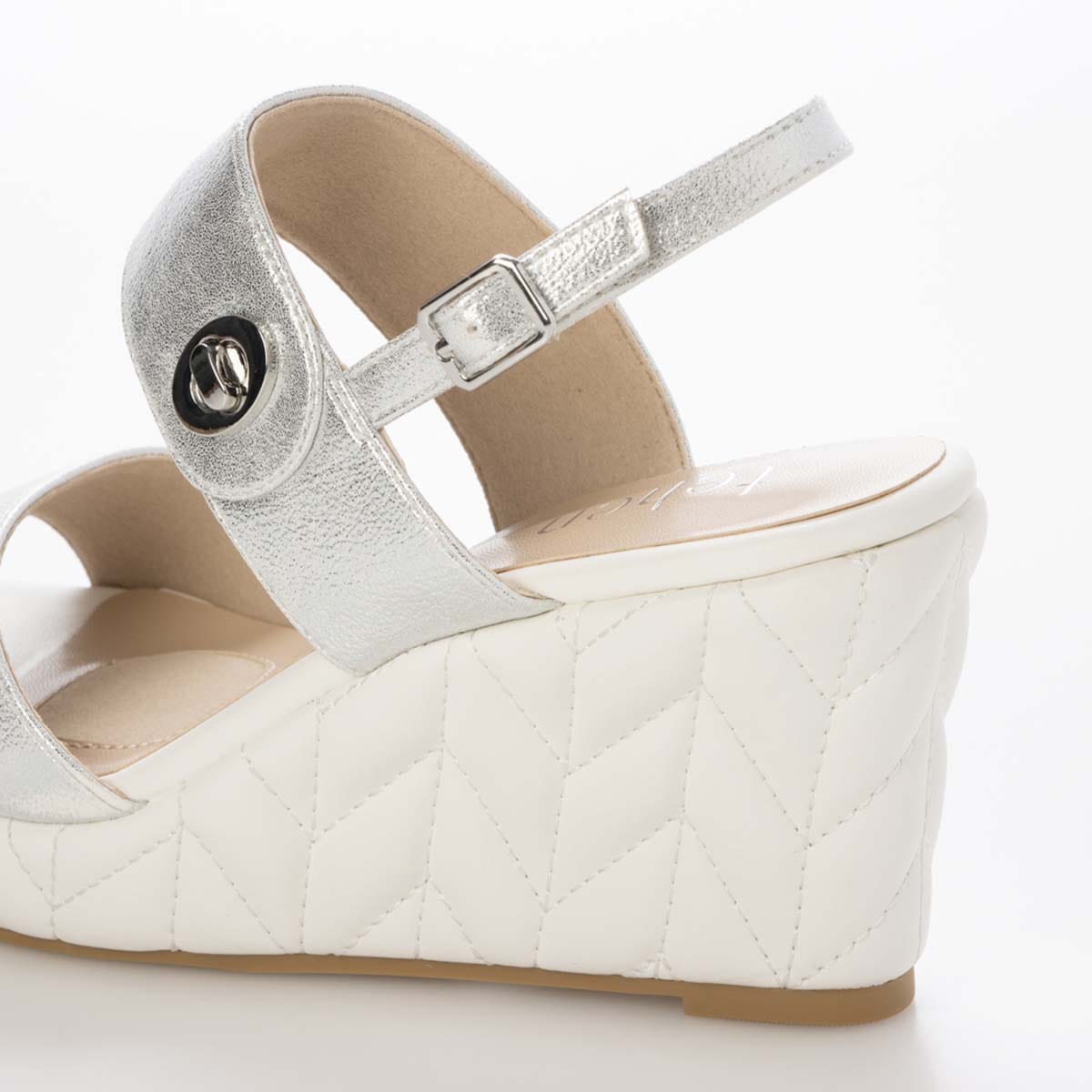 テーン tehen 高級感あふれる質感と、安定の7.5cmヒールで夏のお出かけをエレガントに。ウェッジサンダル　TN1808 SILVER 23.0