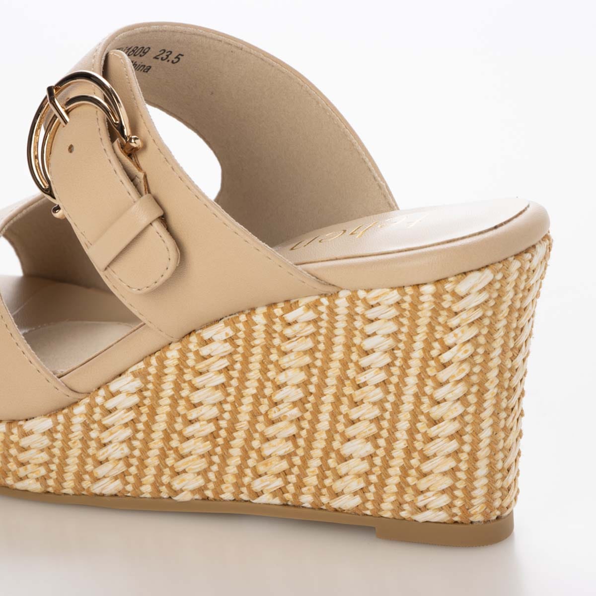 テーン tehen 旬の素材感とメタルパーツが織りなす、洗練された大人のリゾートスタイル。ウェッジ ミュールサンダル　TN1809 BEIGE 23.0