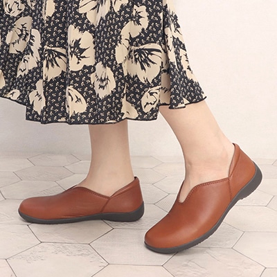 モデロ MODELLO  Vカット 日本人の足型にフィットする ソフトオブリーク カジュアルシューズ DML7103