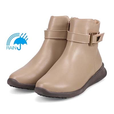 HIROKO KOSHINO 上質な牛革とブランドロゴが入った金具が高級感UP　ショートブーツ　HKL6207