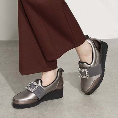 【撥水加工】HIROKO KOSHINO FEMME　ビジューオーナメントが綺麗なエレガンスカジュアルシューズ　HRL1004