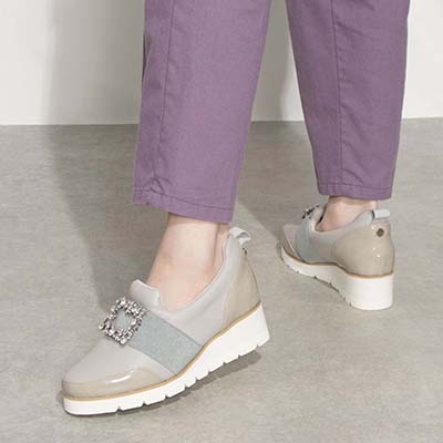 【撥水加工】HIROKO KOSHINO FEMME　ビジューオーナメントが綺麗なエレガンスカジュアルシューズ　HRL1004