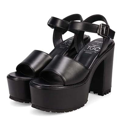 圧倒的な美脚見え！マドラス madras TGC in あいち・なごや 2026 出演モデル着用シューズ　厚底サンダル　MAL7581TGC