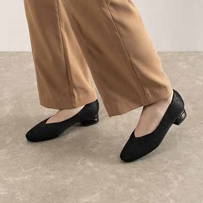 テーン tehen ニット素材のVカットパンプス  TN1790