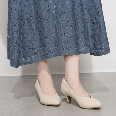 テーン tehen ふんわりスポンジインソール♪ どんなシーンにも活躍できる 万能デザイン  Vカットベーシックパンプス TN5501